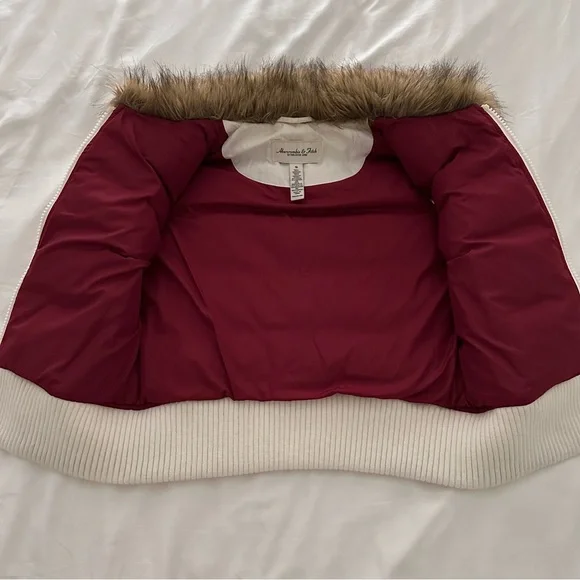 Abercrombie & Fitch White and Brown Fur Faux Collar Vest S - Picture 7 of 8